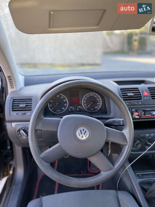 Хэтчбек Volkswagen Golf 2003 в Попельне