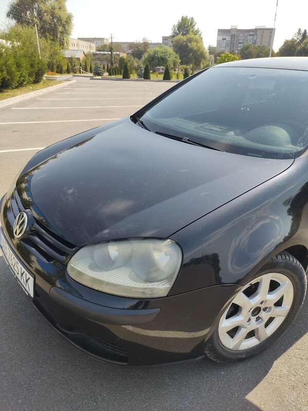 Хэтчбек Volkswagen Golf 2004 в Хмельнике