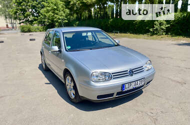 Хетчбек Volkswagen Golf 2003 в Луцьку