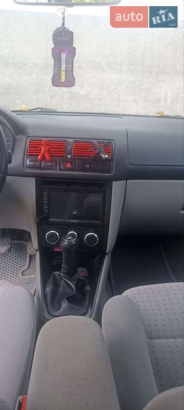 Хэтчбек Volkswagen Golf 1999 в Черновцах