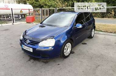 Хэтчбек Volkswagen Golf 2004 в Сумах