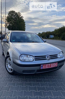 Хетчбек Volkswagen Golf 2002 в Тернополі