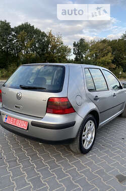 Хетчбек Volkswagen Golf 2002 в Тернополі