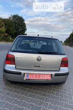 Хетчбек Volkswagen Golf 2002 в Тернополі