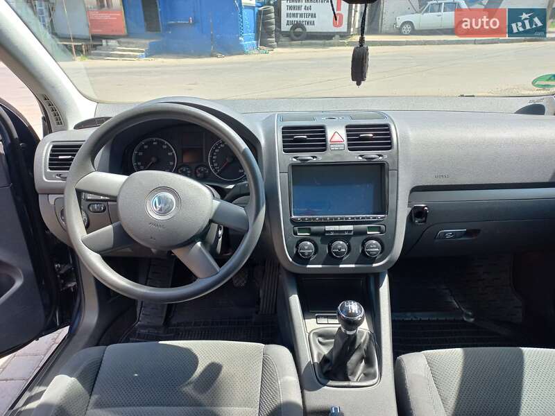 Хэтчбек Volkswagen Golf 2004 в Городке фото 3 Хэтчбек Volkswagen Golf 2004 в Городке