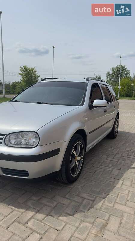 Универсал Volkswagen Golf 2001 в Любомле