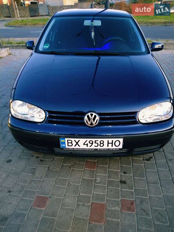 Хэтчбек Volkswagen Golf 2001 в Хмельницком