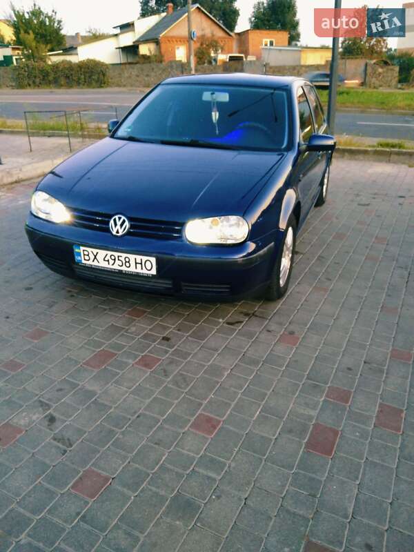 Хэтчбек Volkswagen Golf 2001 в Хмельницком