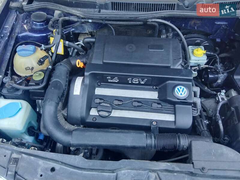 Хэтчбек Volkswagen Golf 2001 в Хмельницком