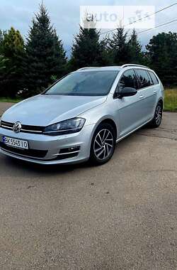 Универсал Volkswagen Golf 2015 в Ровно