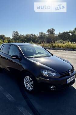 Хэтчбек Volkswagen Golf 2011 в Киеве