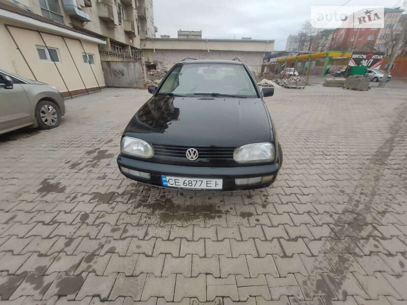 Універсал Volkswagen Golf 1997 в Чернівцях