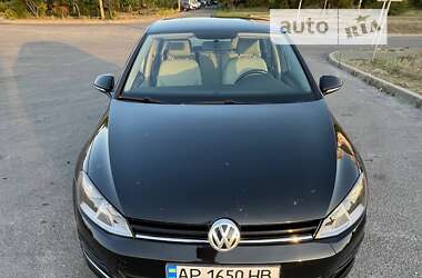 Хетчбек Volkswagen Golf 2015 в Запоріжжі