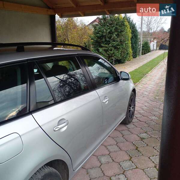 Універсал Volkswagen Golf 2011 в Львові