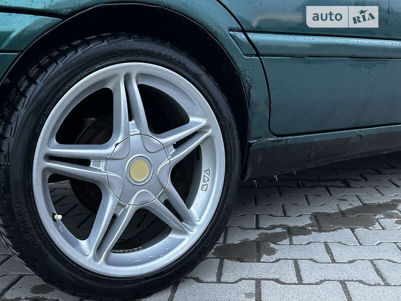 Хэтчбек Volkswagen Golf 1996 в Оброшином