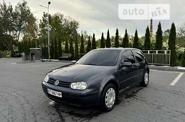 Хетчбек Volkswagen Golf 2001 в Делятині