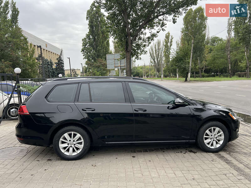 Универсал Volkswagen Golf 2015 в Одессе