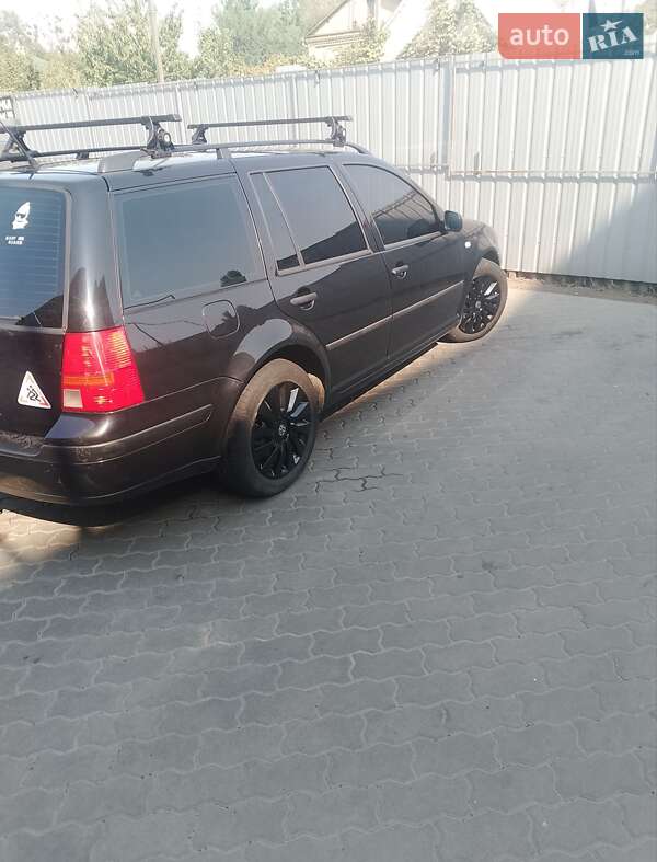 Універсал Volkswagen Golf 2000 в Луцьку