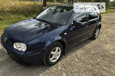 Хэтчбек Volkswagen Golf 2001 в Ивано-Франковске