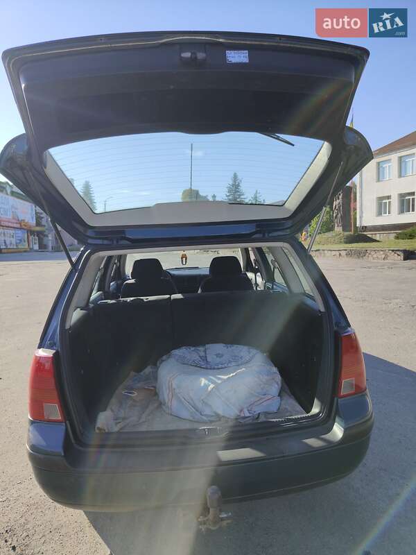 Универсал Volkswagen Golf 2003 в Изяславе