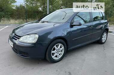 Хетчбек Volkswagen Golf 2005 в Миколаєві