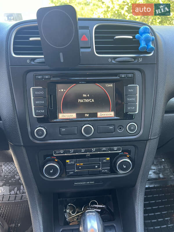 Універсал Volkswagen Golf 2011 в Чернігові