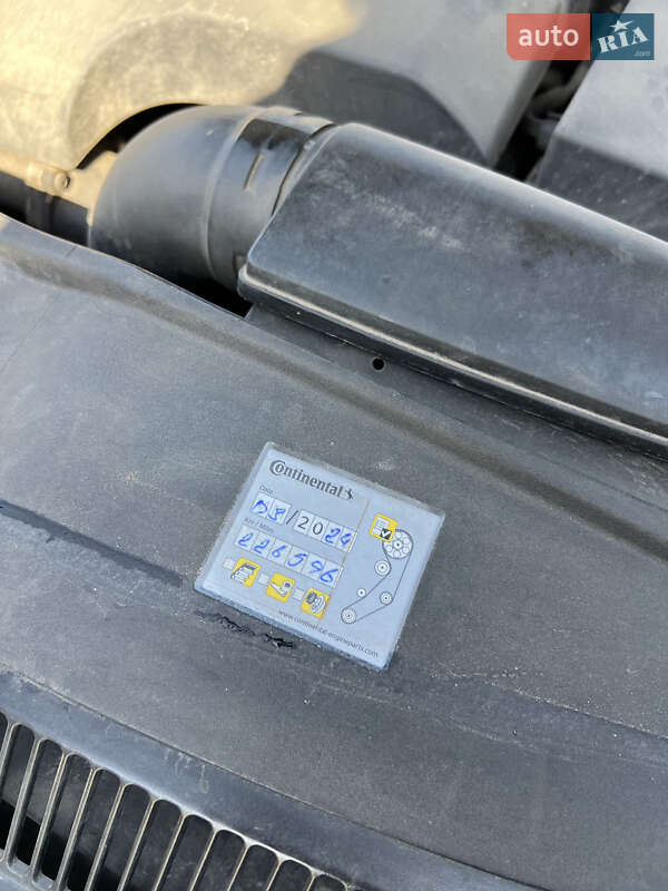 Універсал Volkswagen Golf 2011 в Коротичу