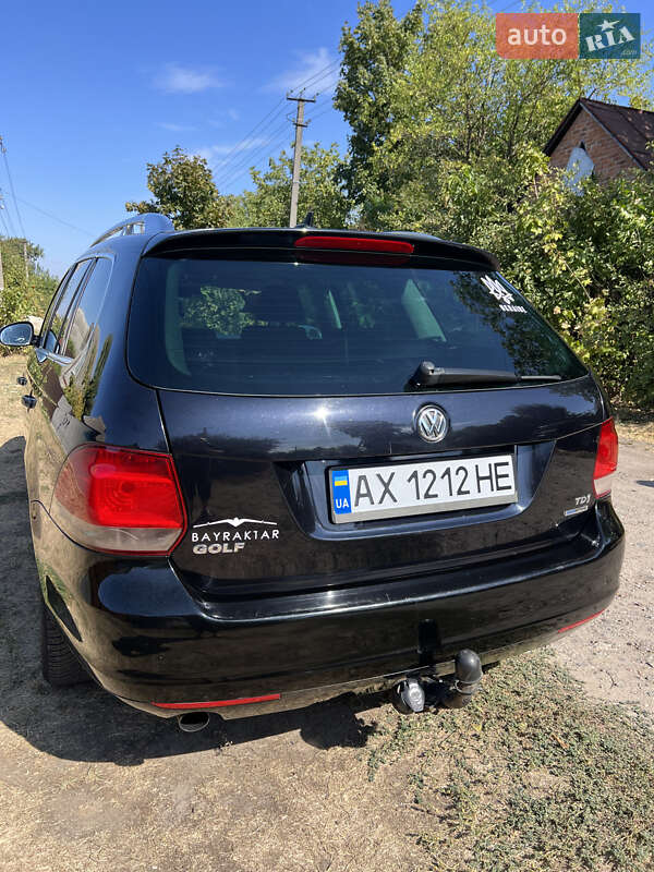 Універсал Volkswagen Golf 2011 в Коротичу