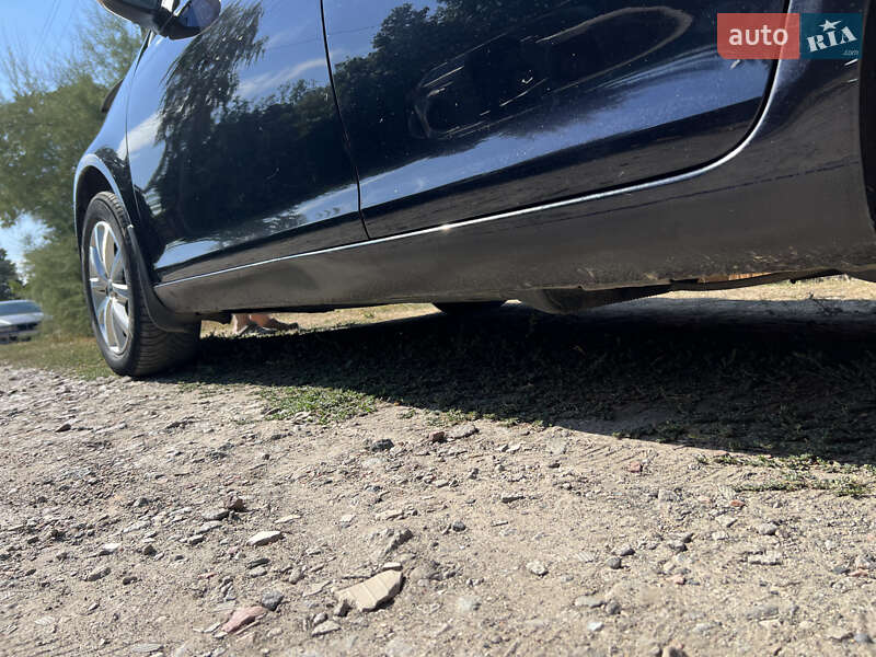 Універсал Volkswagen Golf 2011 в Коротичу