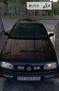 Хэтчбек Volkswagen Golf 1994 в Калуше