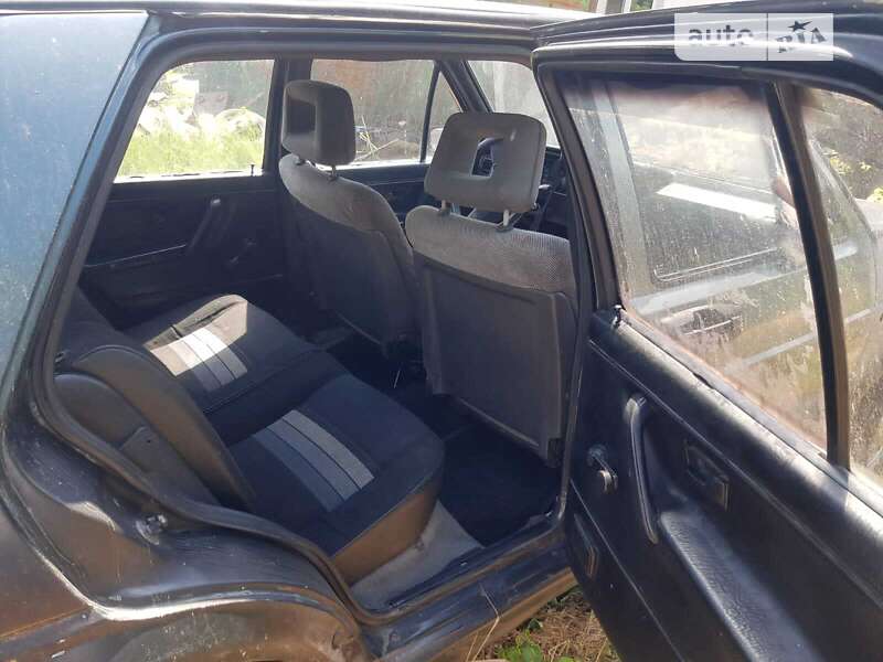 Хетчбек Volkswagen Golf 1985 в Звенигородці
