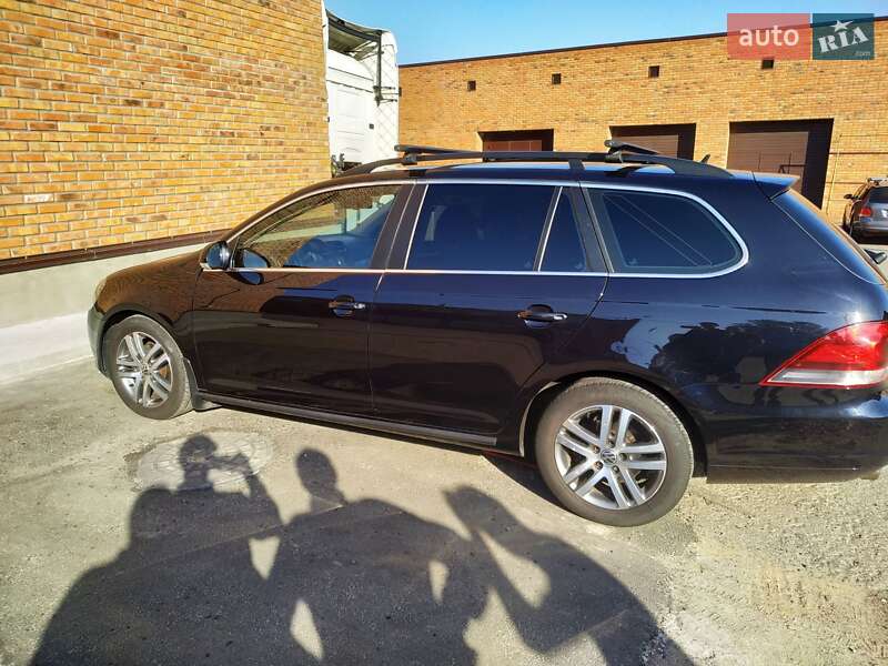 Універсал Volkswagen Golf 2010 в Чернігові