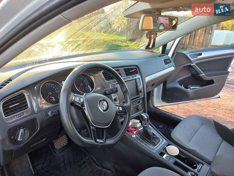 Хетчбек Volkswagen Golf 2014 в Луцьку