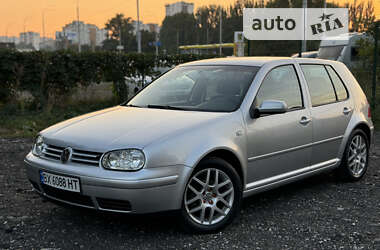 Хэтчбек Volkswagen Golf 2003 в Киеве