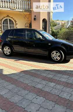 Хетчбек Volkswagen Golf 2001 в Тернополі