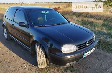 Хетчбек Volkswagen Golf 2001 в Новому Бузі