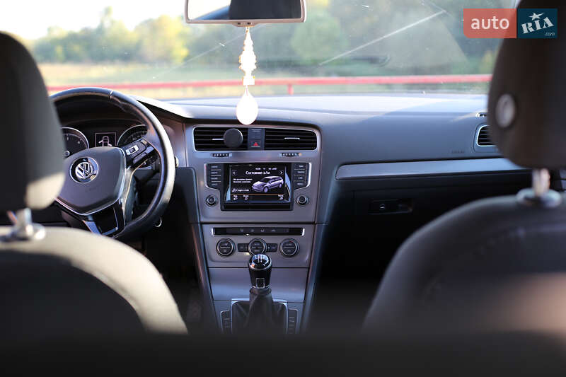 Универсал Volkswagen Golf 2014 в Львове