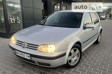 Хэтчбек Volkswagen Golf 1999 в Ровно