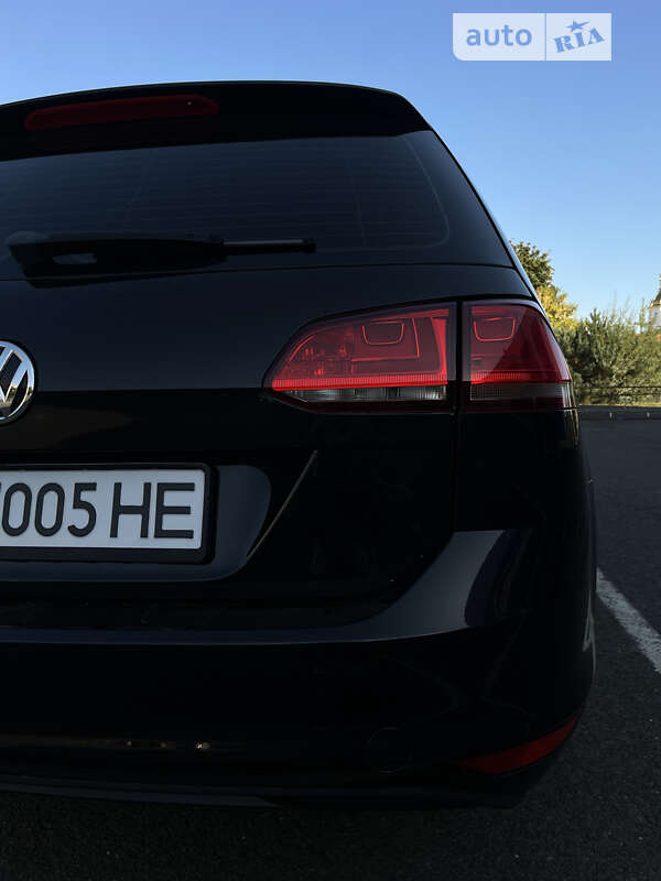 Универсал Volkswagen Golf 2013 в Луцке