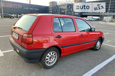 Хэтчбек Volkswagen Golf 1995 в Киеве