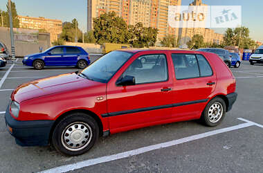 Хэтчбек Volkswagen Golf 1995 в Киеве