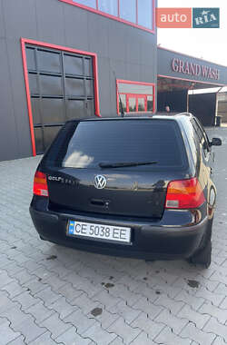 Хэтчбек Volkswagen Golf 2003 в 