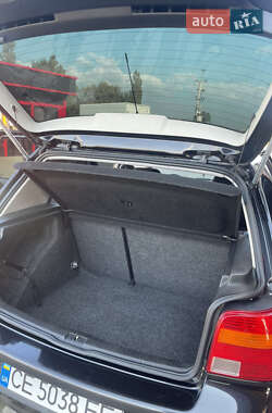 Хэтчбек Volkswagen Golf 2003 в 