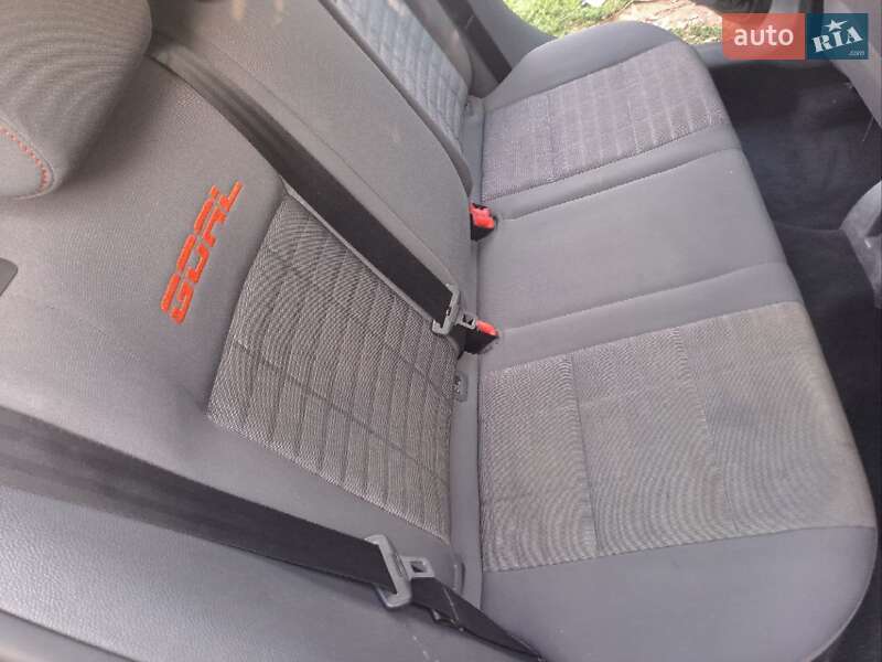 Хетчбек Volkswagen Golf 2006 в Тернополі