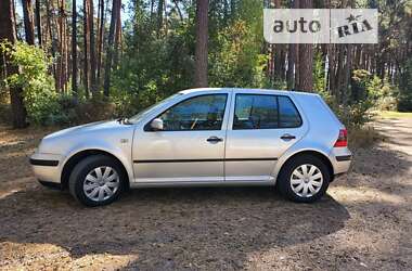 Хетчбек Volkswagen Golf 2001 в Житомирі