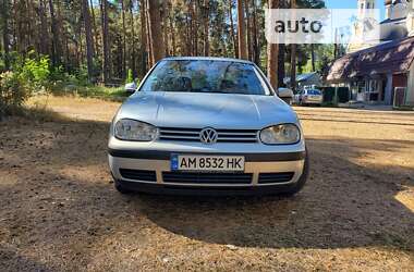 Хетчбек Volkswagen Golf 2001 в Житомирі