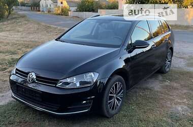 Универсал Volkswagen Golf 2016 в Конотопе