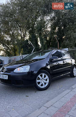 Хэтчбек Volkswagen Golf 2004 в 