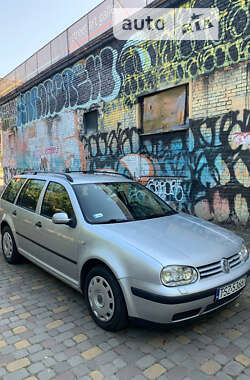 Универсал Volkswagen Golf 2002 в Луцке