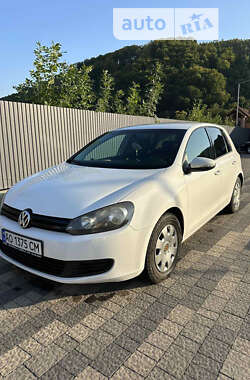 Хэтчбек Volkswagen Golf 2012 в Сваляве